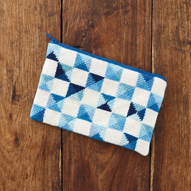 Hovedbilde Pung blå ruter 20 x 12 cm  ullbroderi kit