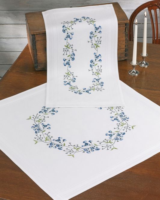 Hovedbilde Påtegnet duk Klokkeblomst - plattsøm duk 80x80 cm ...