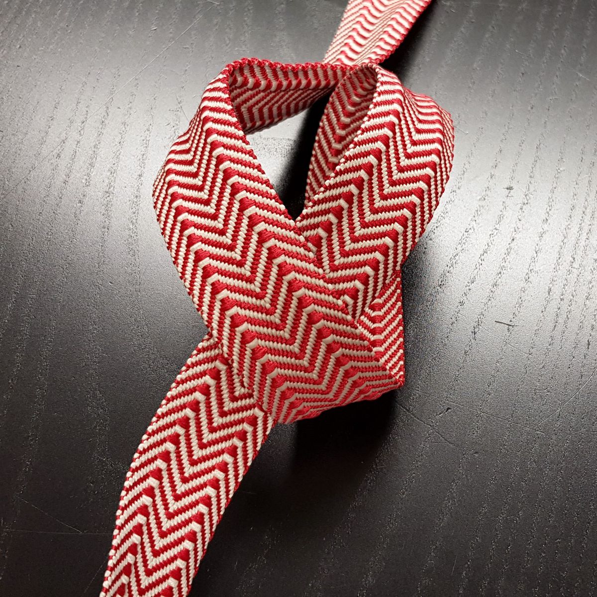 Vevet bånd fiskebein stripet 38 mm 